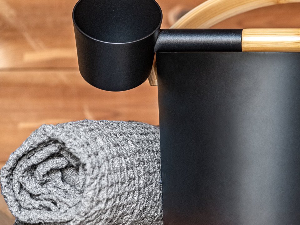 Sauna accessoire Harvia emmer en pollepel staal zwart