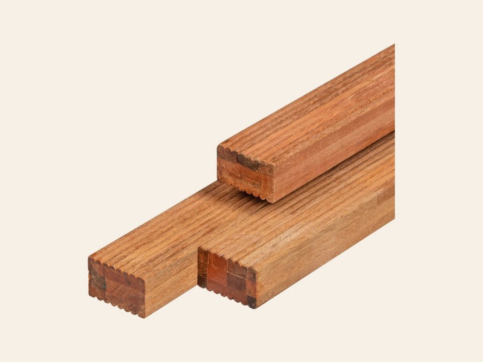 Bangkirai hardhout regel 4,4 × 6,8 × 395 cm, geschaafd, gelamineerd, gevingerlast, ronde hoeken