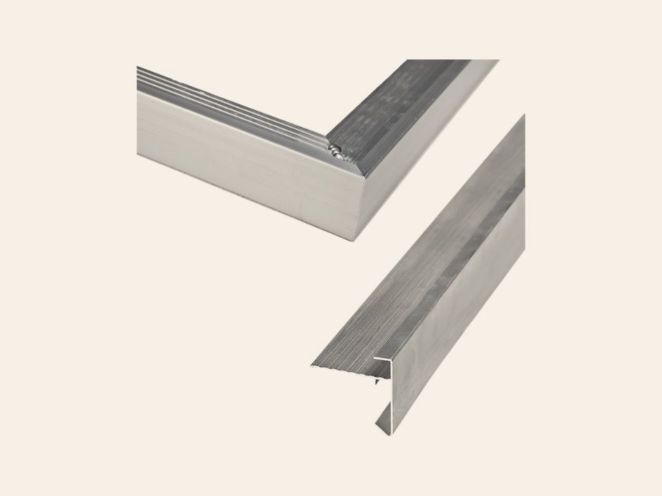 Aluminium daktrim t.b.v. Vriezeveen